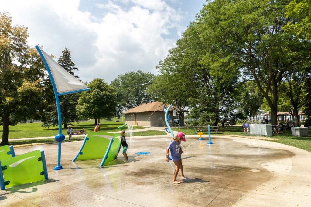 splash pad at lakeside park in fond do lac