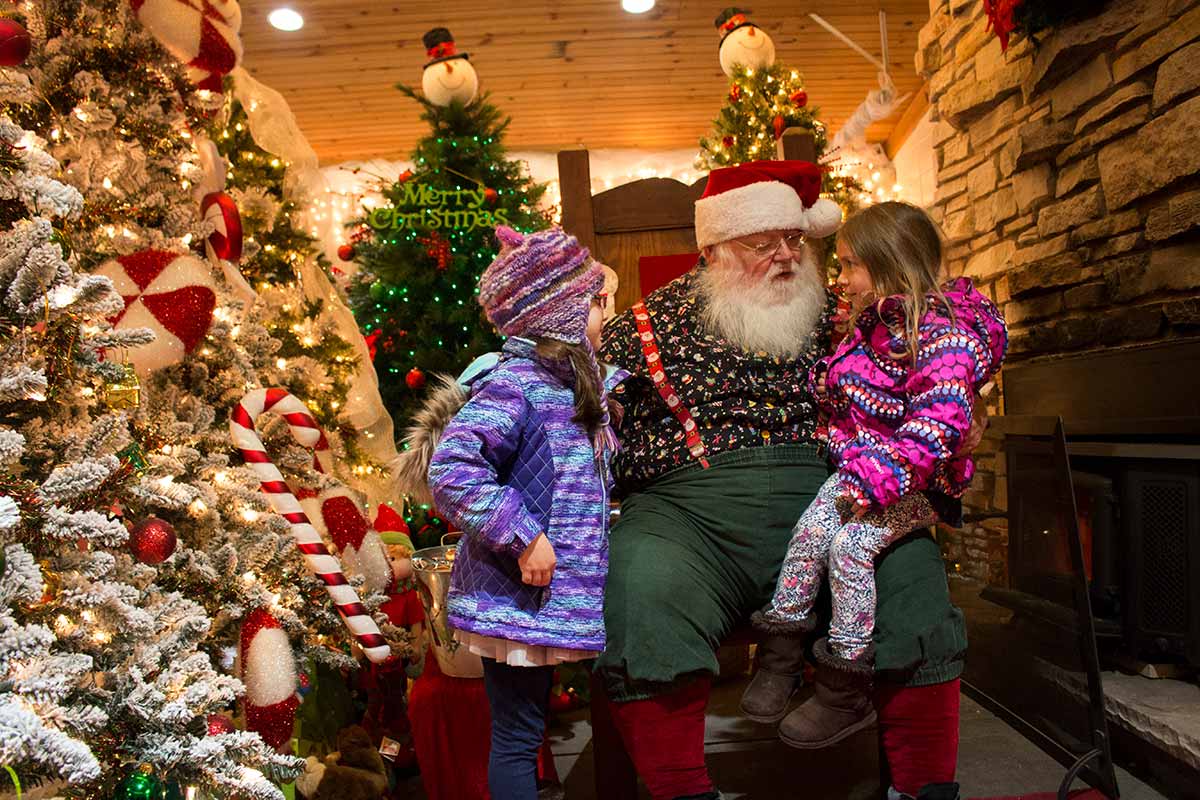 Downtown Alliance holds Santa Saturday gives free pictures of Santa