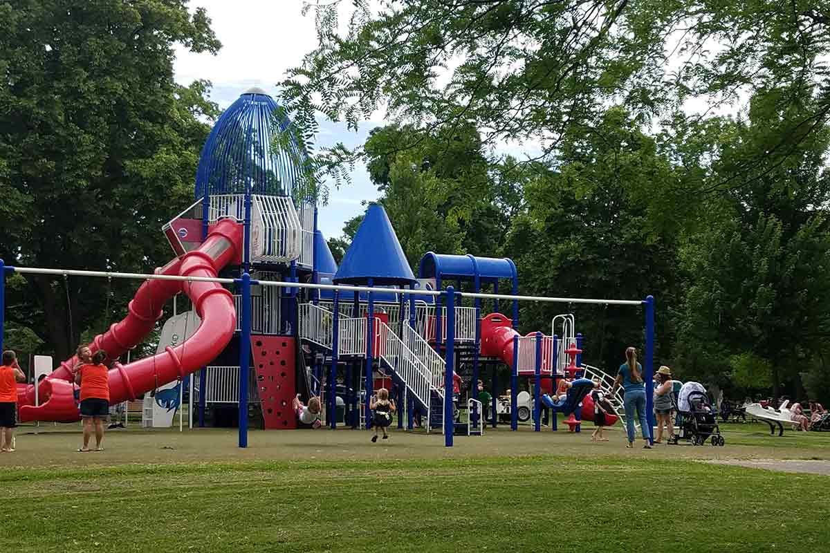 New fitness playground in Appleton gets kids and adults moving