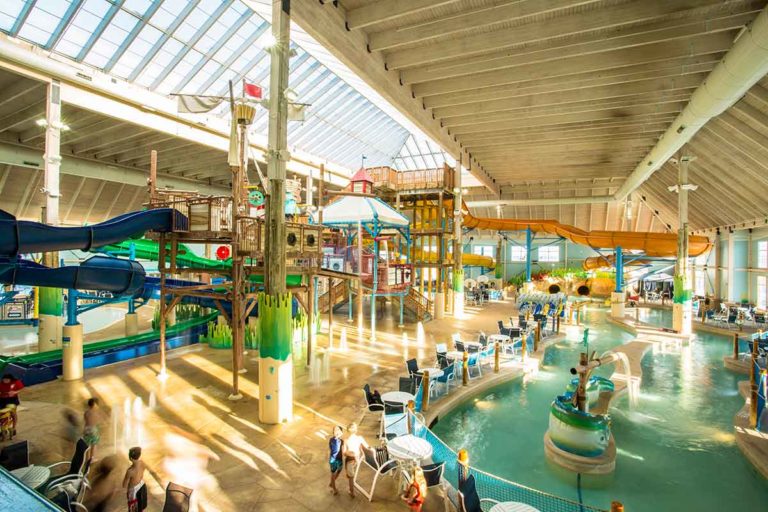 Jump In! We have the BEST Indoor Waterparks in Wisconsin!