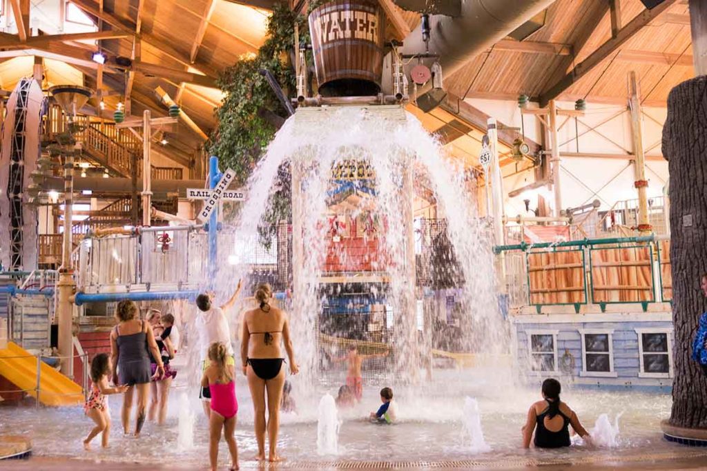 Splash Zone Indoor Waterpark Fun For Families In Wisconsin Go Valley Kids Northeast Wi Family Guide