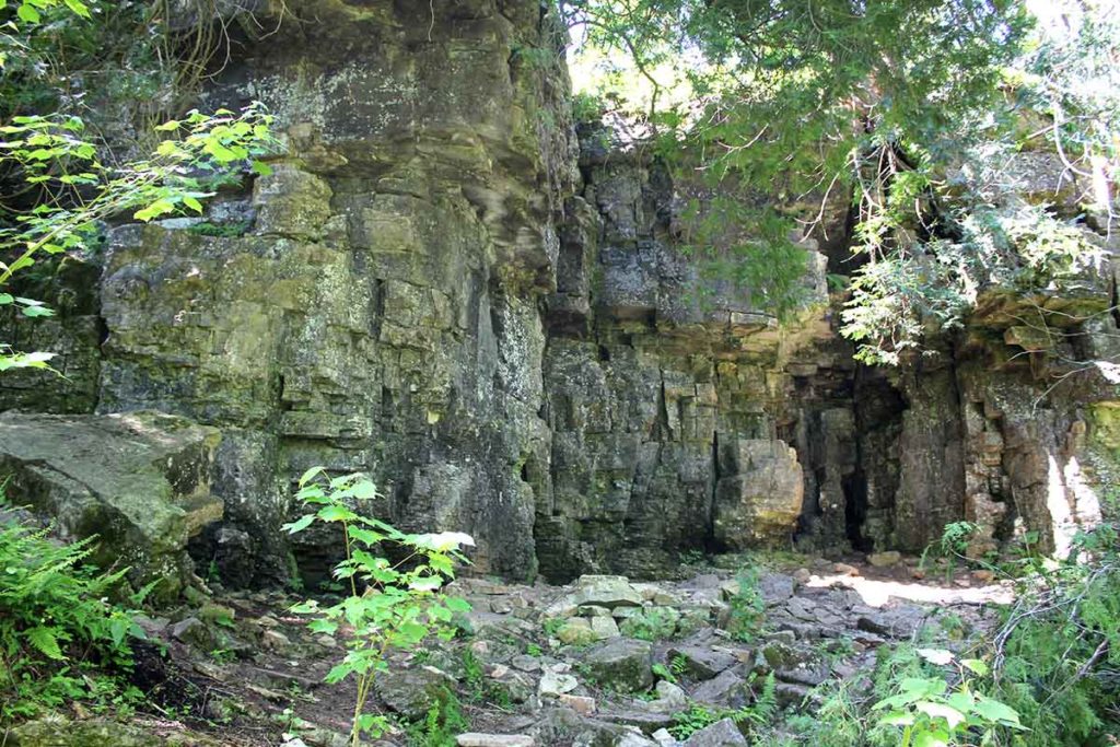 Maribel Caves