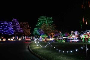 oshkosh celebration of lights christmas light display at Menominee Park