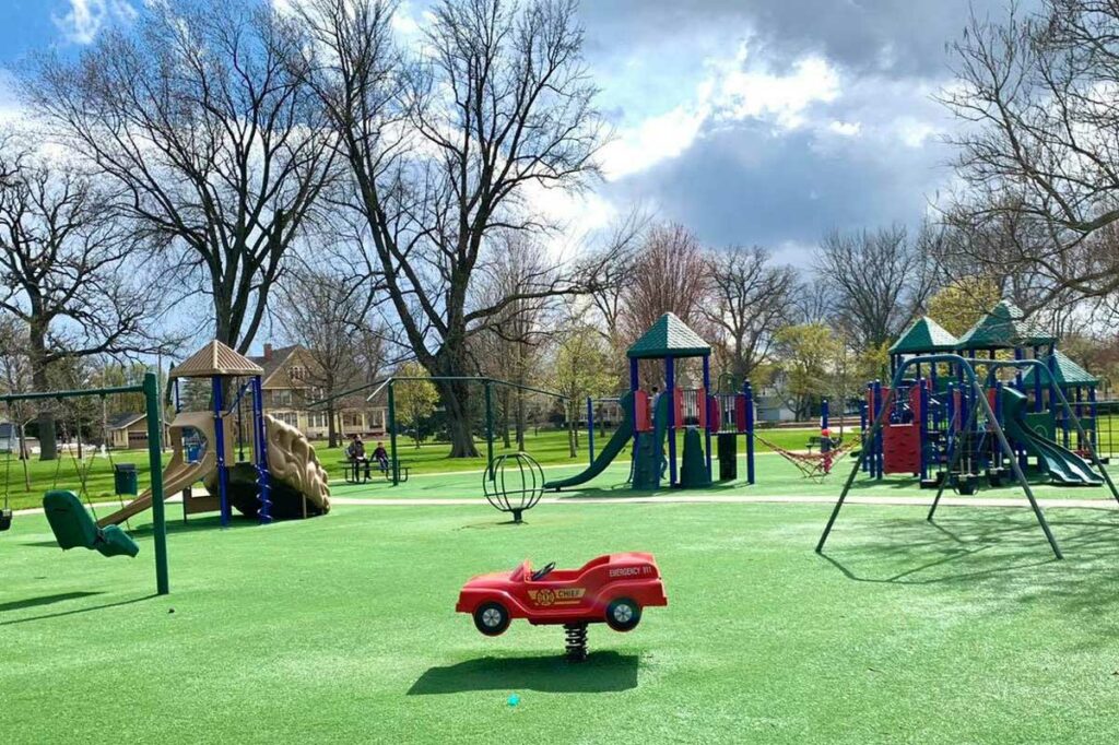 The Best Fox Valley Parks for Spring (Rubber Ground)