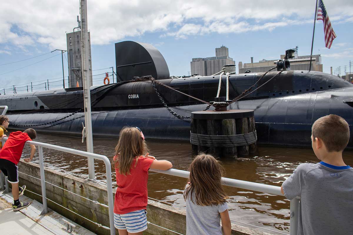 manitowoc submarine tour