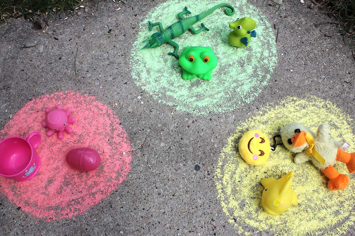5 Fun and Easy Sidewalk Chalk Activities to Crush Springtime Boredom –  Urban Infant