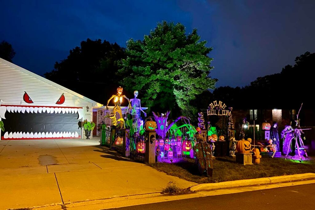 TikTok Viral Halloween Display in Appleton Back for 2022!