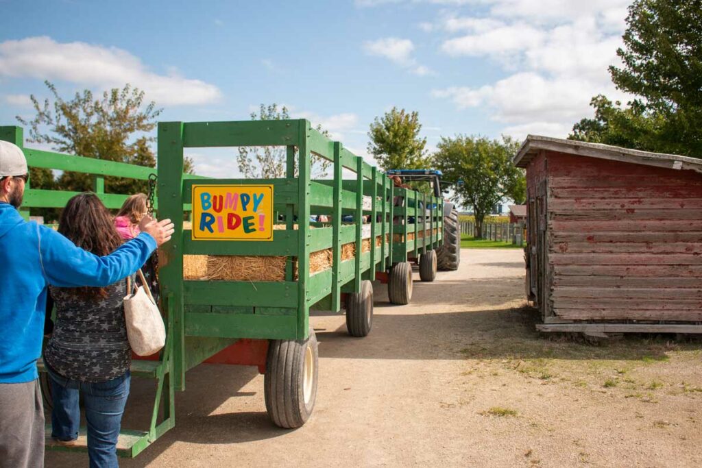 hayride at mulberry lane farm in sherwood