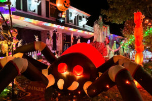 Schubert's Spooky House, Halloween Lights in Menasha