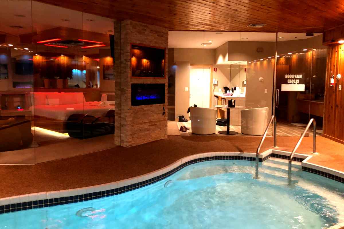 37 Dreamy Romantic Wisconsin Getaways – Private Pools, Boutique Hotels ...